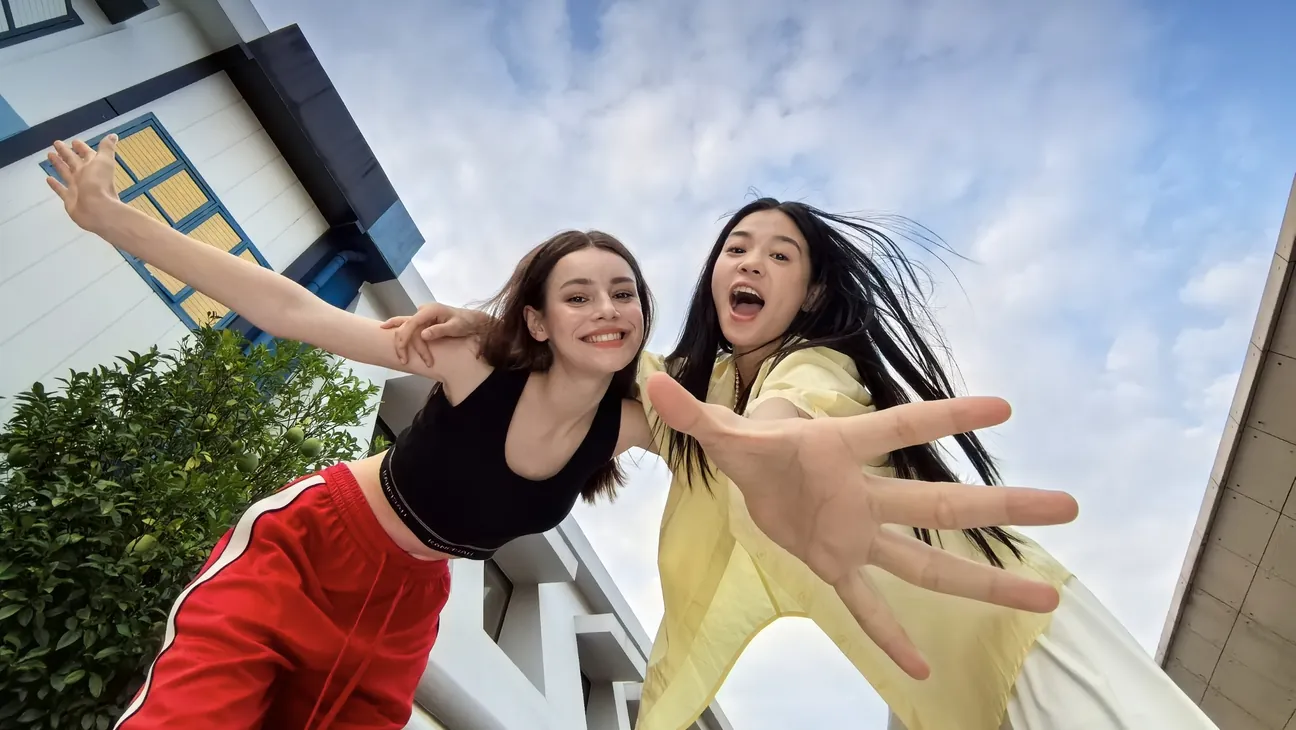 An ultra-wide selfie